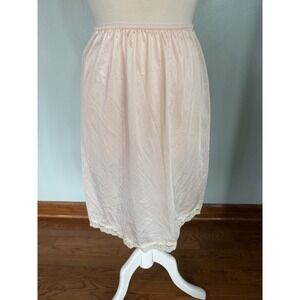 Undercover Wear vintage 1970's era pale pink nylon half slip ecru lace trim Sz M